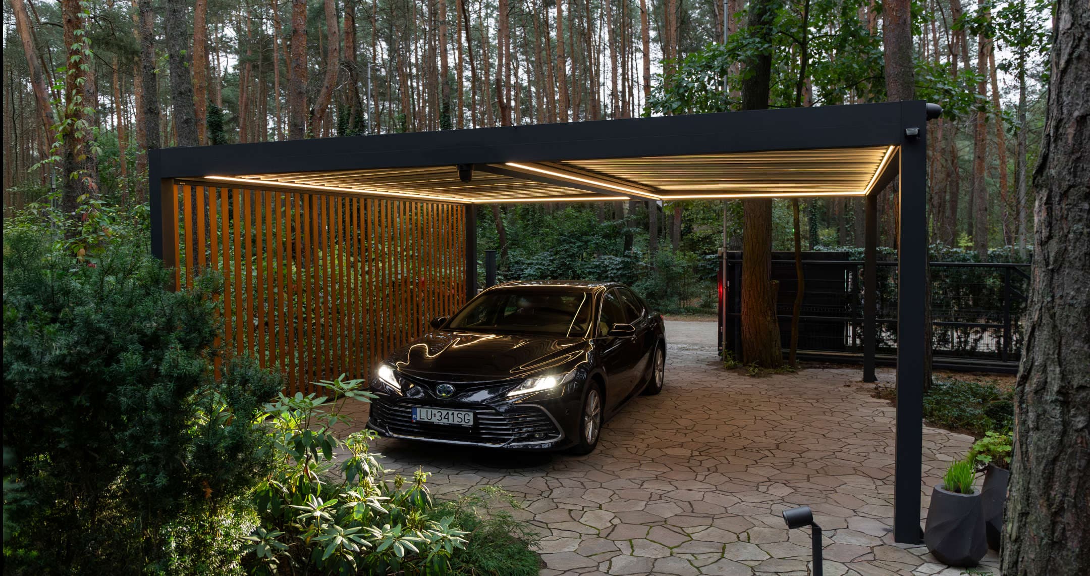 Zadaszenie tarasowe Tarasola Carport dwustanowiskowy — realizacja Jarys Trójmiasto